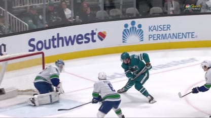 VAN@SJS: Chernyshov scores goal against Kevin Lankinen