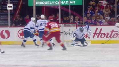 TBL@CGY: Backlund scores goal against Jonas Johansson