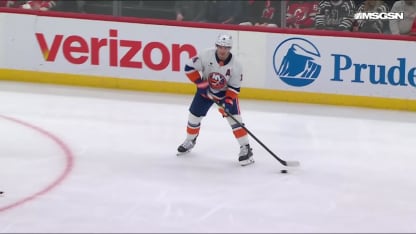 NYI@NJD: Palmieri scores goal against Jacob Markstrom