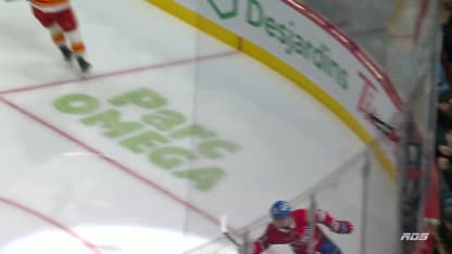 CGY@MTL: Caufield marque un but contre Dustin Wolf