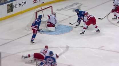 CAR@NYR: Kochetkov with a great save against Alexis Lafrenière