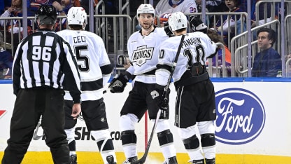 Kempe crashes the net, scores with one hand