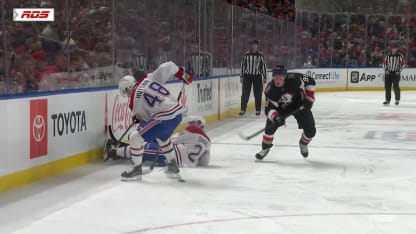 MTL@BUF: Thompson marque un but contre Jacob Fowler