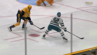 SJS@NSH: Smith scores goal against Juuse Saros