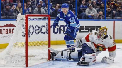 En español: Guentzel anota en Power Play