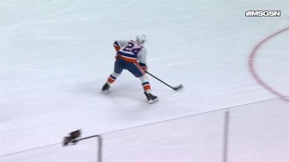 NYI@DET: Mayfield scores goal against John Gibson