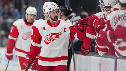 Larkin sweeps home rebound for PPG