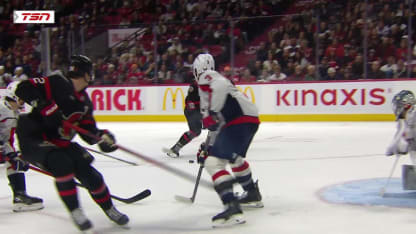 WSH@OTT: Zetterlund scores goal against Logan Thompson
