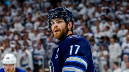 Jets : Adam Lowry amorcera sa saison mardi