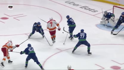 CGY@VAN: Pospisil scores goal against Arturs Silovs