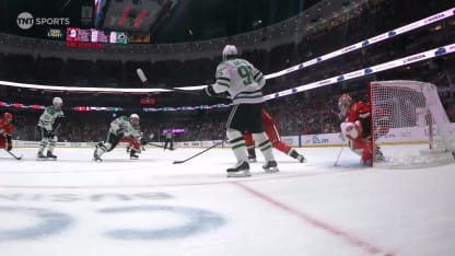 Hintz scores while falling