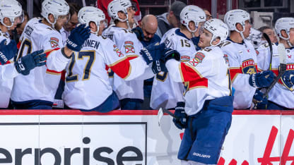 Tkachuk tallies hat trick against Red Wings