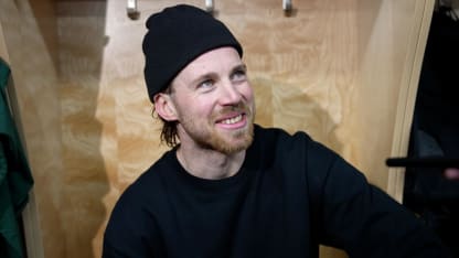 Locker Room Raw: Elias Lindholm