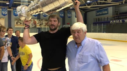 Ovechkin_lifts_Cup_with_dad