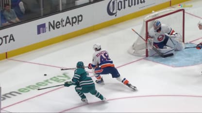 NYI@SJS: Celebrini scores goal against Ilya Sorokin