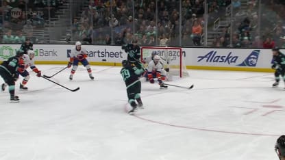 NYI@SEA: Beniers scores PPG against Ilya Sorokin