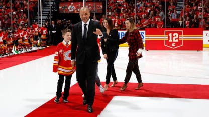 Iginal walking red carpet with family