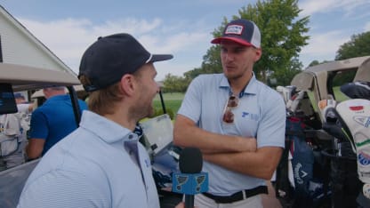 Walker hosts "What's in your golf bag?"