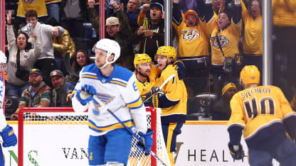 Stamkos bats home his own rebound