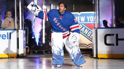 Lundqvist_crowd_NYR