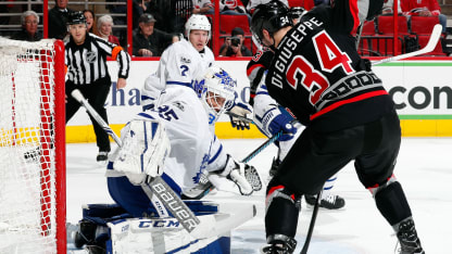 Curtis McElhinney
