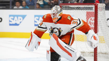 Anaheim Ducks goaltender Calle Clang (31) without his goalie stick during a preseason NHL game between the Anaheim Ducks and the San Jose Sharks on September 24, 2024, at SAP Center in San Jose, CA. (Photo by Scott Dinn/Icon Sportswire via Getty Images)