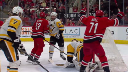 PIT@CAR: Blake scores goal against Stuart Skinner