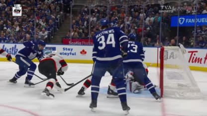 Tavares récupère le retour pour ajouter à l'avance