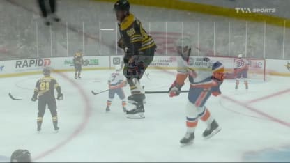 Un boulet sur réception de Pastrnak