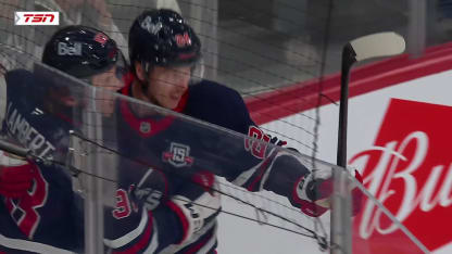 STL@WPG: Fleury scores goal against Jordan Binnington