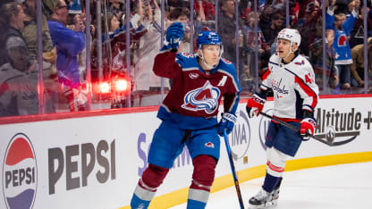 Avalanchen MacKinnon saavutti merkkipaalun