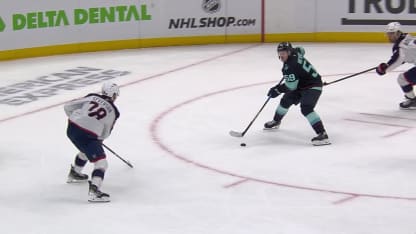 CBJ@SEA: Winterton scores goal against Jet Greaves