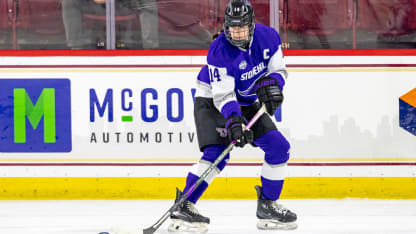 Sydney Russell, Stonehill College