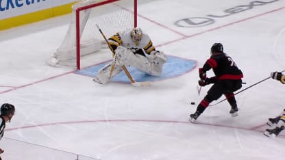 PIT@CAR: Jarvis scores goal against Stuart Skinner