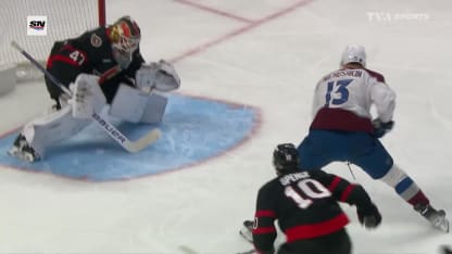 Nichushkin sort les mains devant Reimer