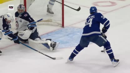 WPG@TOR: Matthews marque un but contre Eric Comrie