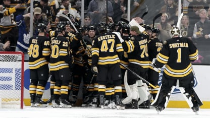 V češtině: Pastrňákův 400. a 401. gól