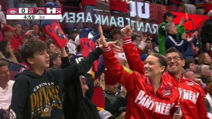 FLA vs. MTL: Reinhart scores from sharp angle