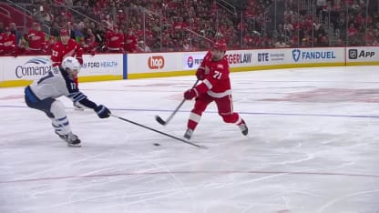 WPG@DET: Larkin scores PPG against Connor Hellebuyck