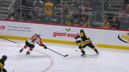 Tippett réplique grâce à Zegras