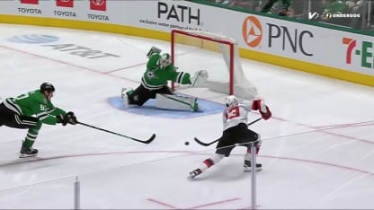 NJD@DAL: DeSmith with a great save against Nico Hischier