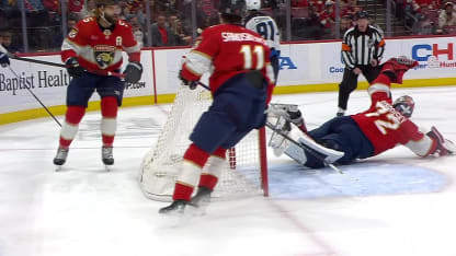 Bobrovsky flashes glove