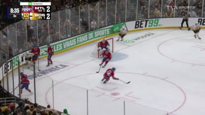 MTL@BOS: Montembeault effectue un bel arrêt contre Pavel Zacha