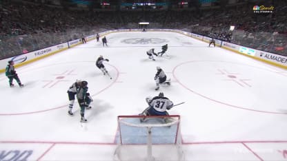 Hellebuyck plonge pour frustrer Toffoli