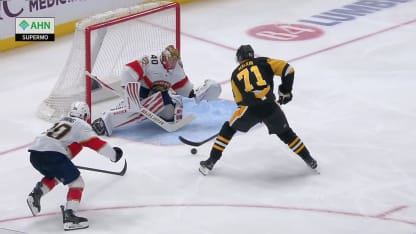 FLA@PIT: Malkin scores goal against Daniil Tarasov