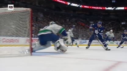 VAN@TOR: Tavares scores goal against Kevin Lankinen