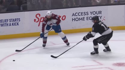 Landeskog décoche un laser de la pointe