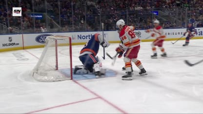 CGY@NYI: Backlund scores goal against David Rittich