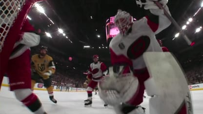 Bussi fängt Puck nach kuriosem Abpraller
