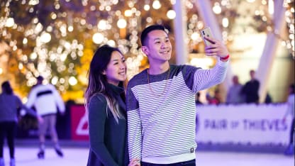 LA-Kings-Holiday-Ice-Selfie-Couple